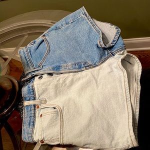 🤍New Authentic Levi multi/split colored blue shorts🤍